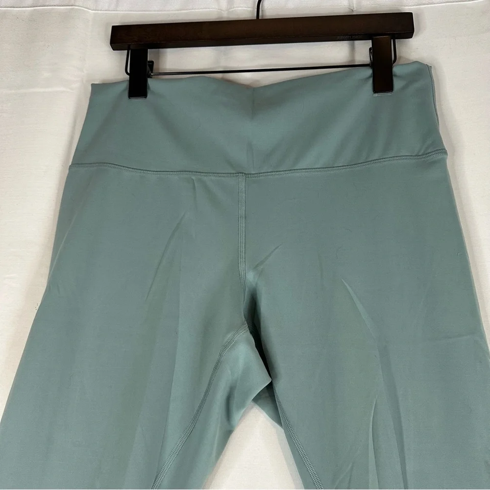 LULULEMON Women’s Size 14 Leggings Tights Crop Length High Rise Fit Athletic
